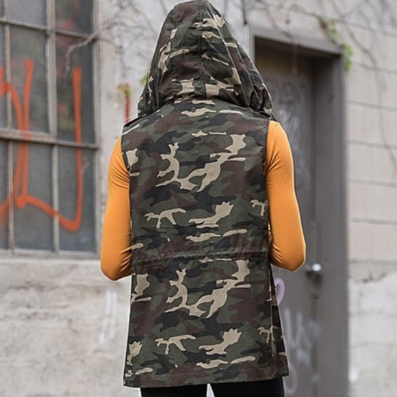 LAST 1* Camo sleeveless hooded cargo utility vest - Picture 4 of 4